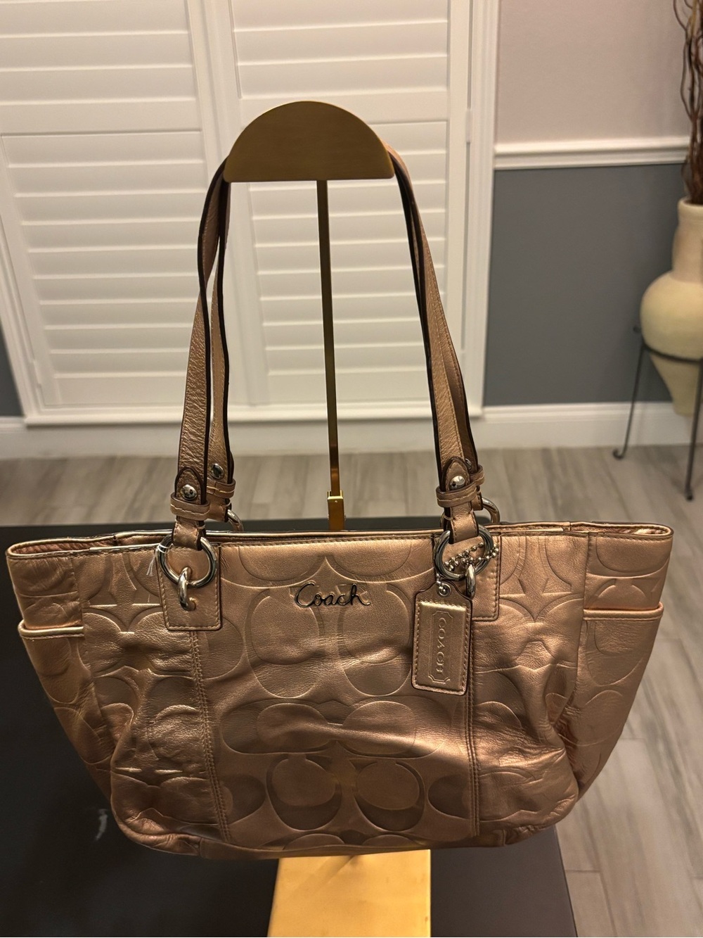 Coach - Gold Metallic